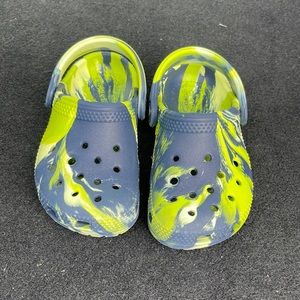 Toddler crocs